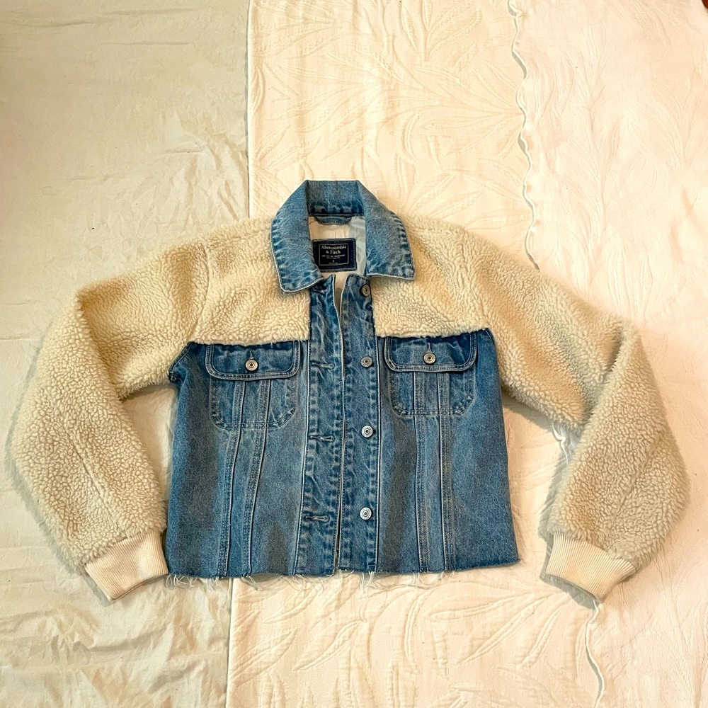Abercrombie&Fitch denim and Sherpa jacket- worn once, brand new condition